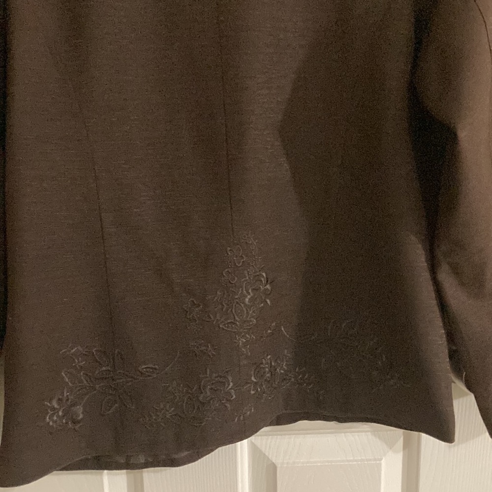 Silk Land brown embroidered lined blazer size 12, Long sleeves, Chinese collar. - Picture 7 of 12